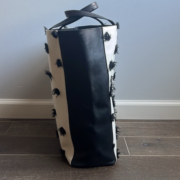 Celine leather and fabric cabas tote with fuzzy tufts - Picture 4 of 11